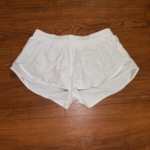 Lululemon Hotty Hot Low Rise Short 2.5”